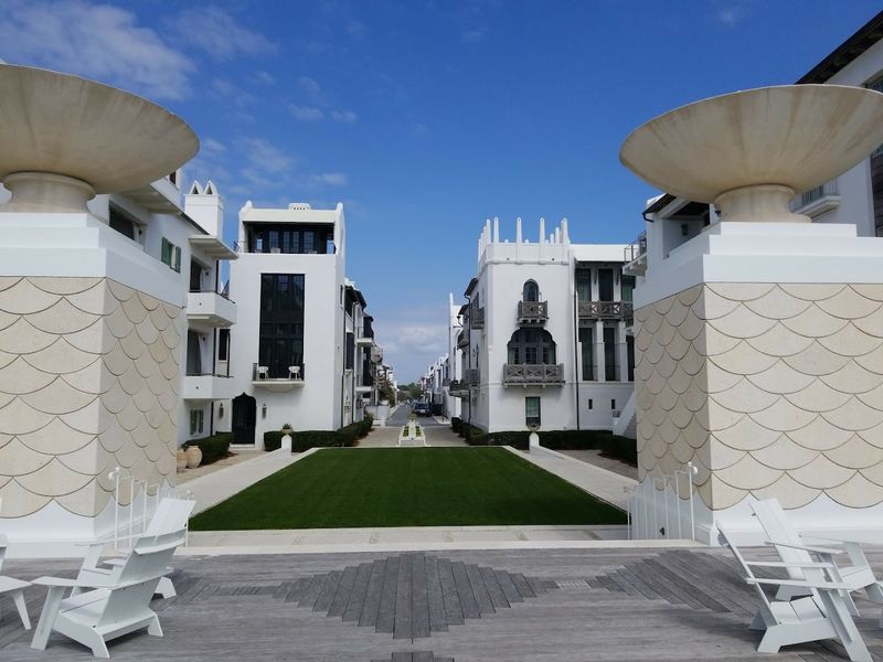 Boutique Shopping Without The Crowds