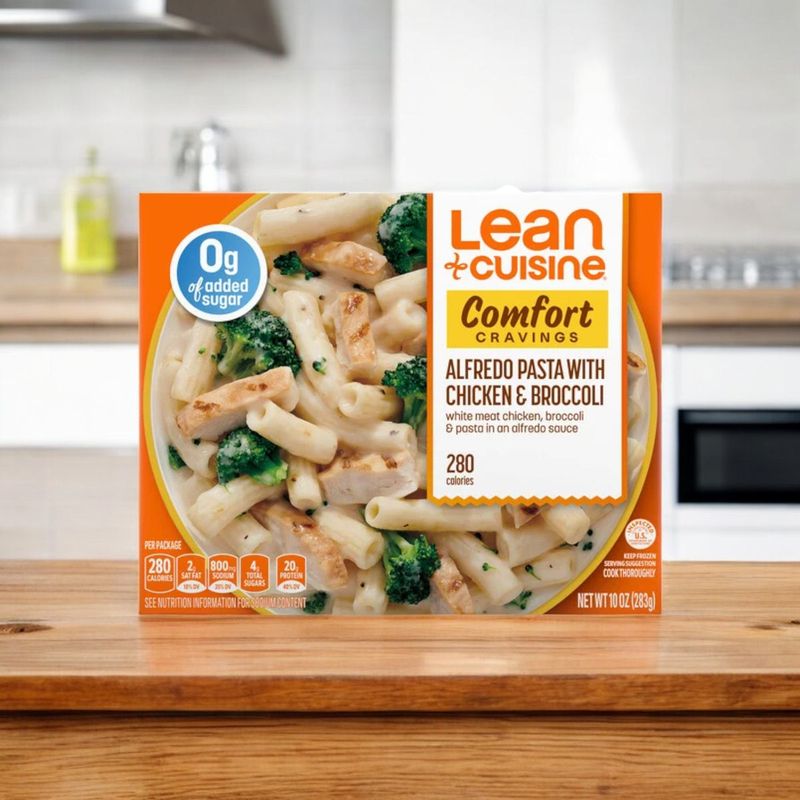 Lean Cuisine Chicken Alfredo: Disappointingly Dull