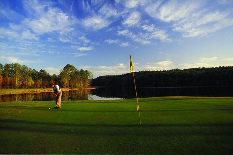 An 18-Hole Golf Course That Serious Players Love