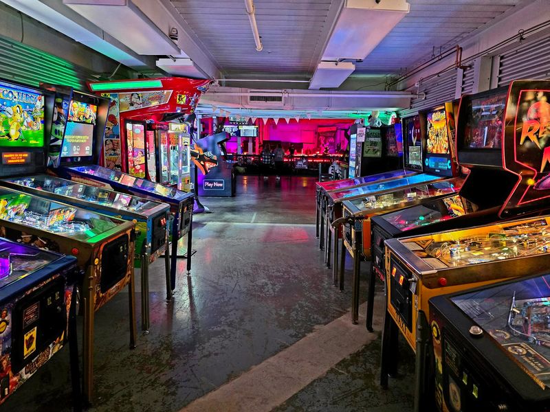 An Arcade Packed With Pinball Fun An Arcade Packed With Pinball Fun