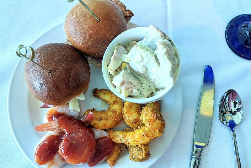 Brunch at Pier W Is a Whole Separate Experience