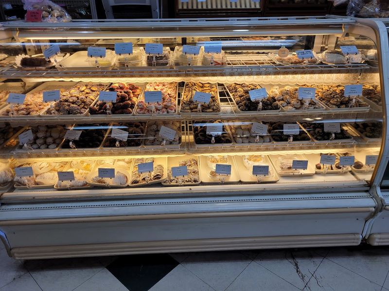 Hours That Reward The Early Birds And The Planners