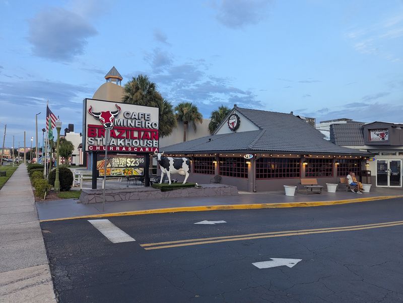 An Easy-To-Find Spot On International Drive