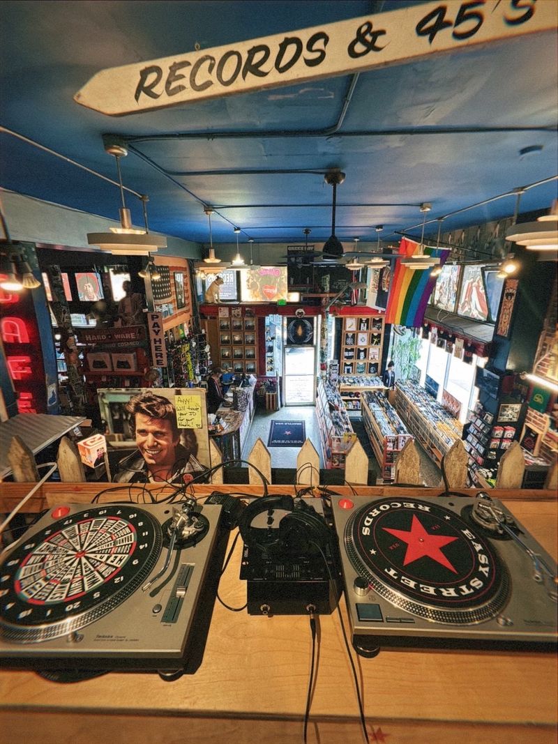 An Easygoing, Music-Loving Atmosphere An Easygoing, Music-Loving Atmosphere
