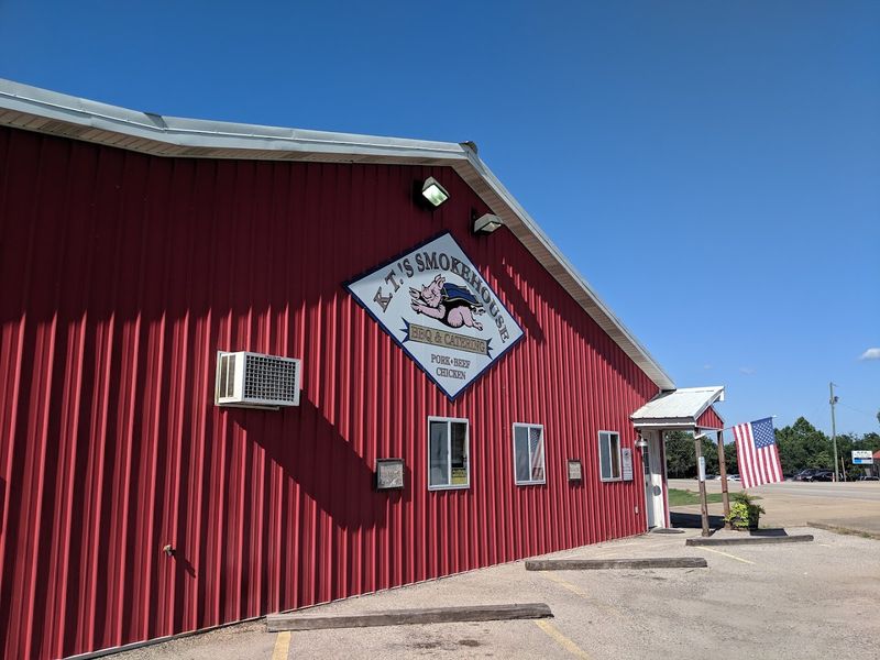 An Easygoing Smokehouse Experience With No Fuss