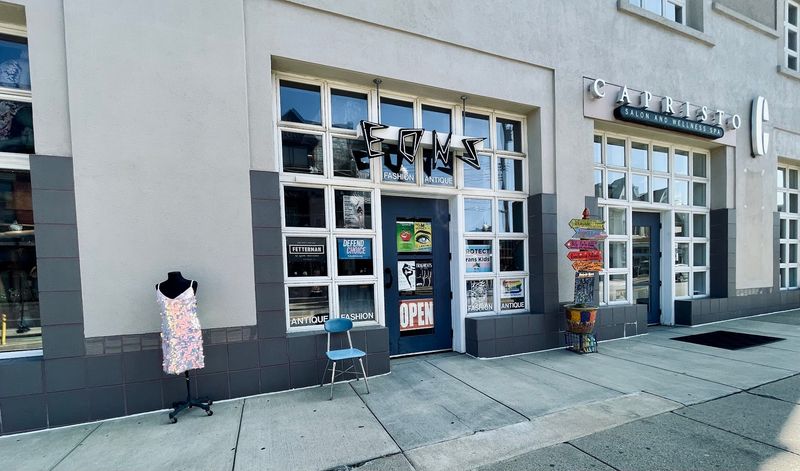 Visiting Tips And Store Hours