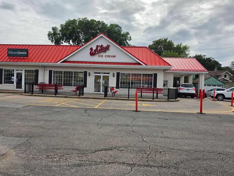 An Ice Cream Landmark On 18th Avenue