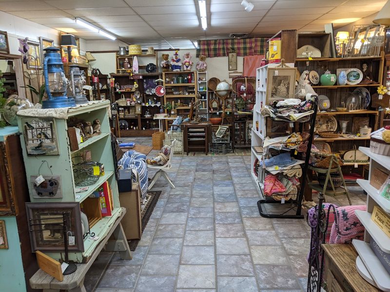 An Indoor Maze Built For Treasure Hunting