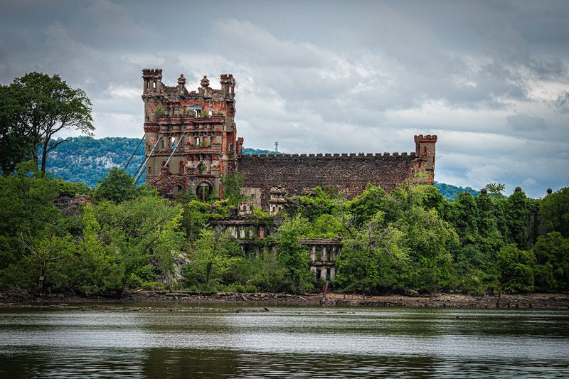 An Island Fortress Began To Rise An Island Fortress Began To Rise