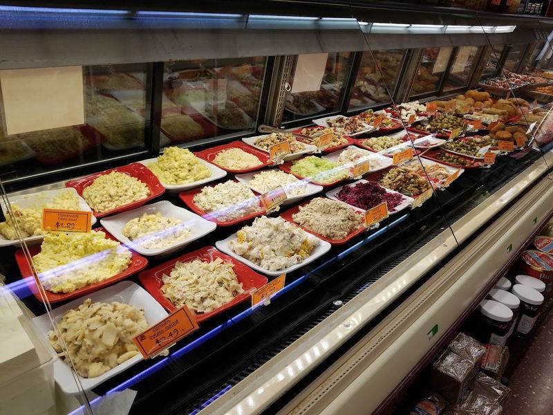 Hot Food Bar For A Quick And Tasty Meal