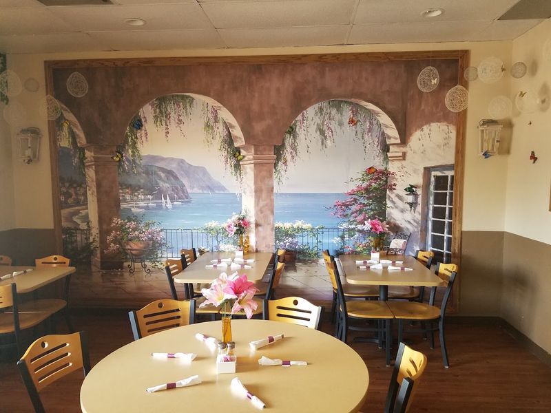 An Unhurried Brunch Stop Away From Downtown An Unhurried Brunch Stop Away From Downtown