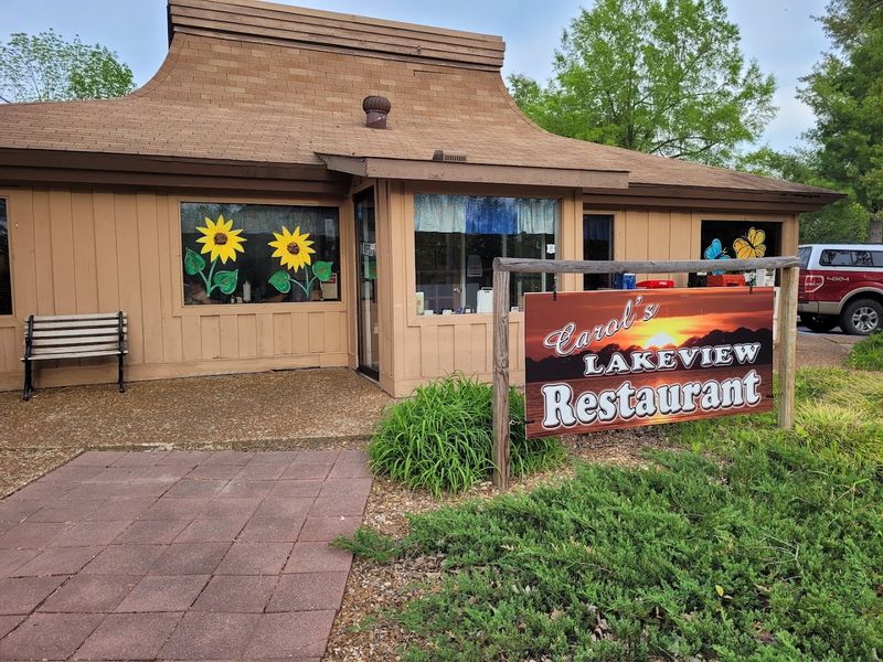 An Unpretentious Arkansas Hideaway With Character An Unpretentious Arkansas Hideaway With Character