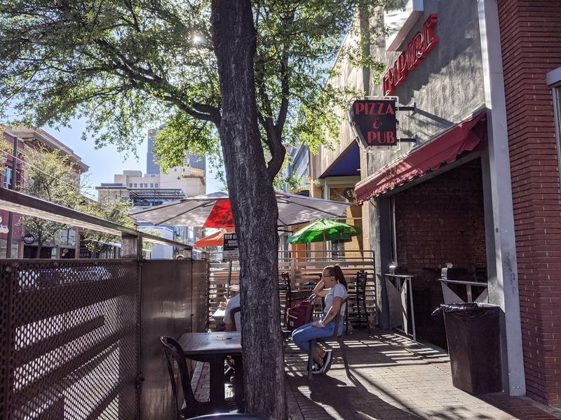 Empire Pizza And Pub