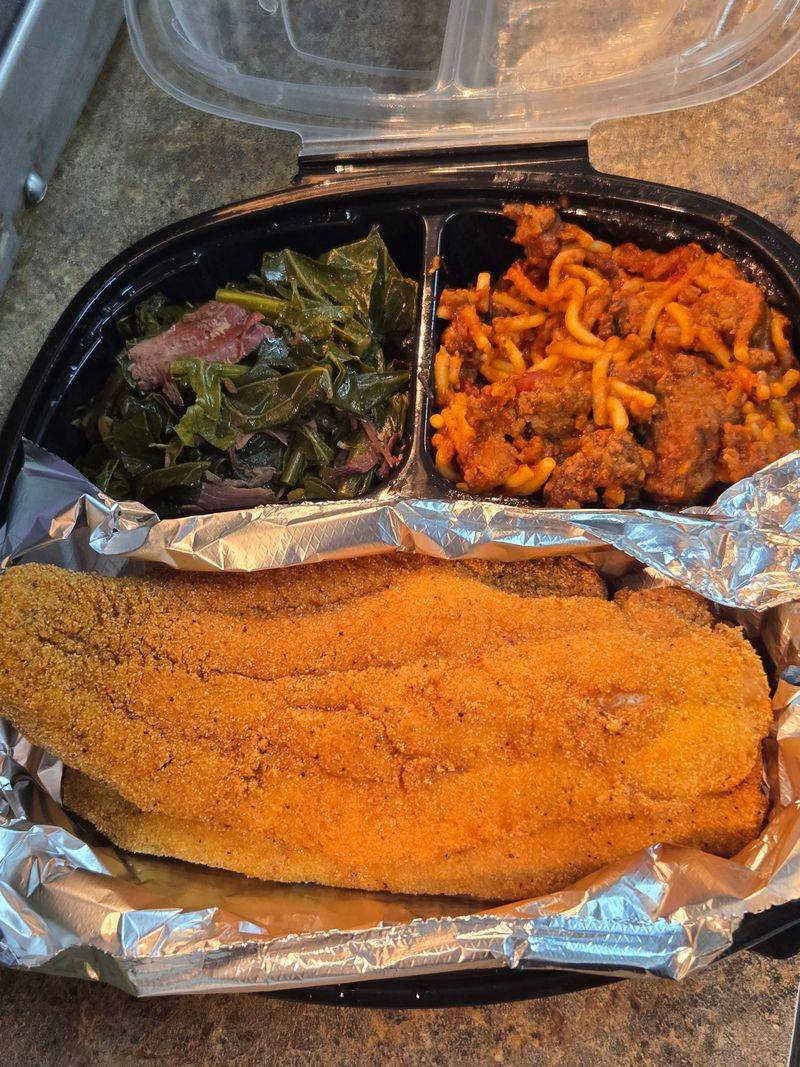 Lion's Den Soul Food Cafe, Minneapolis, MN 55411