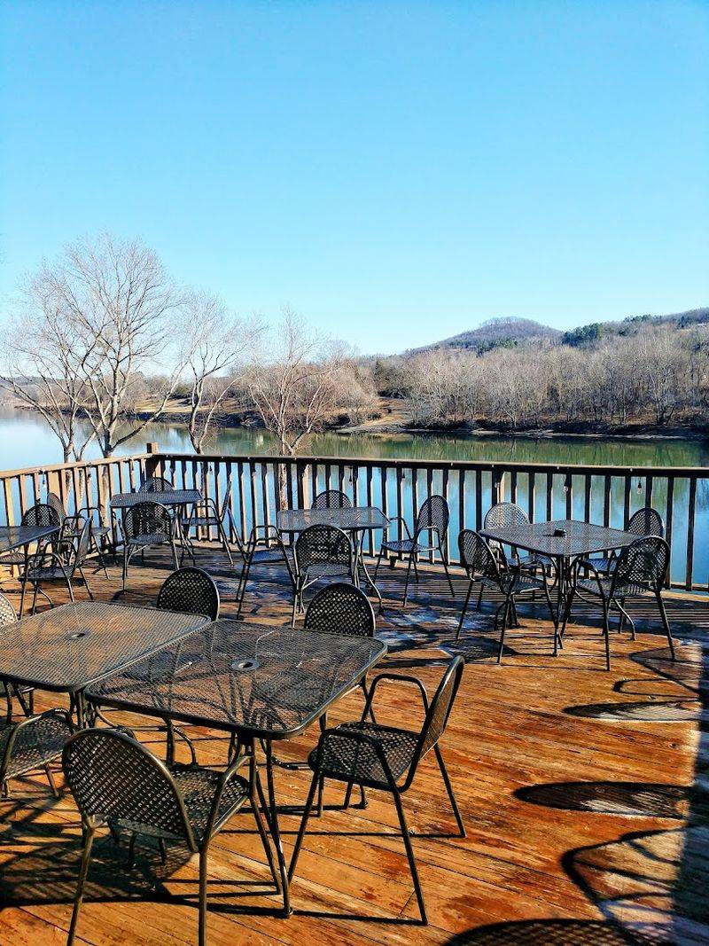 Anglers White River Resort Restaurant, Mountain View