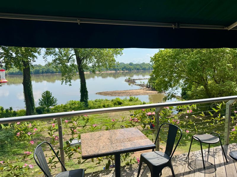 Brave New Restaurant, Little Rock