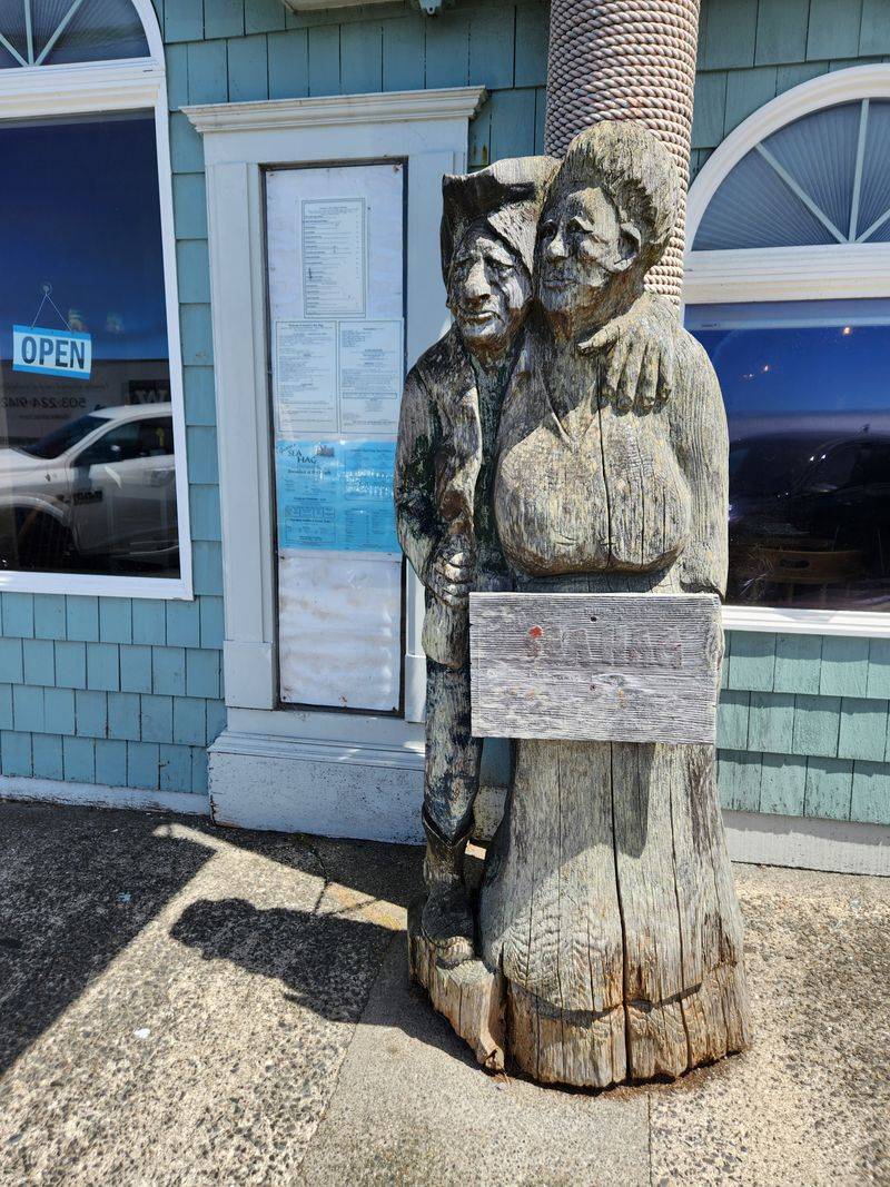 Gracie's Sea Hag: Depoe Bay's Character-Filled Classic