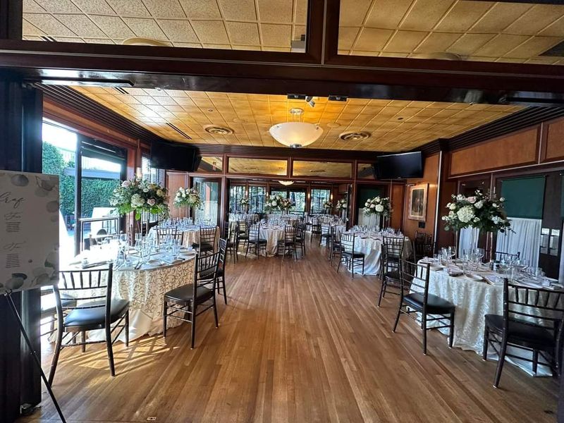 Gibsons Bar & Steakhouse