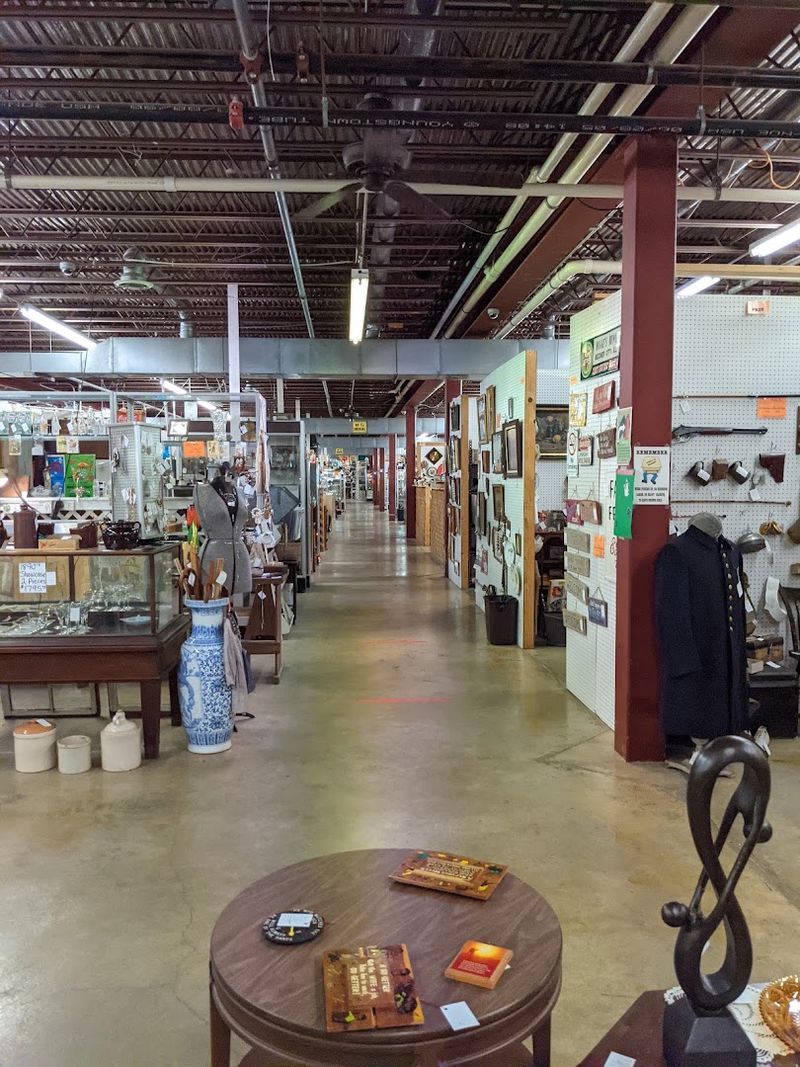 Antique Emporium at Rockford (Rockford) Antique Emporium at Rockford (Rockford)