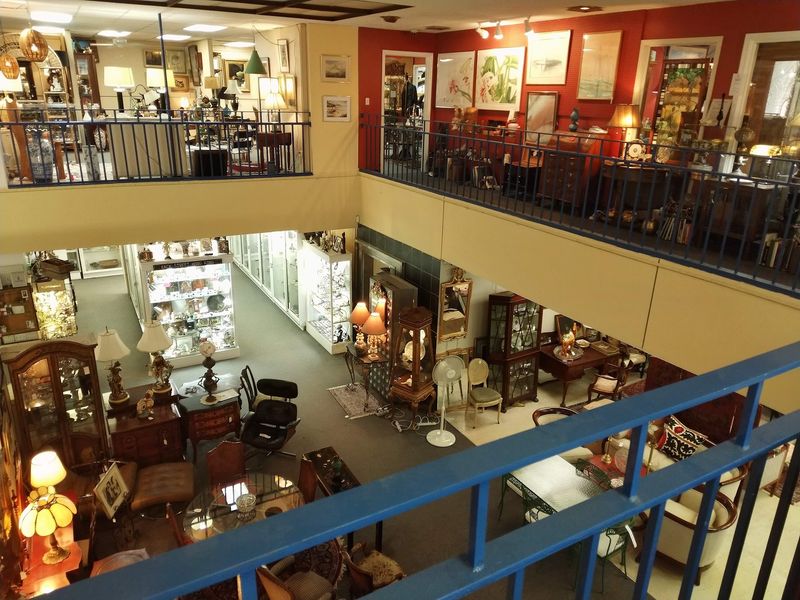 Antique Galleries Of St. Petersburg
