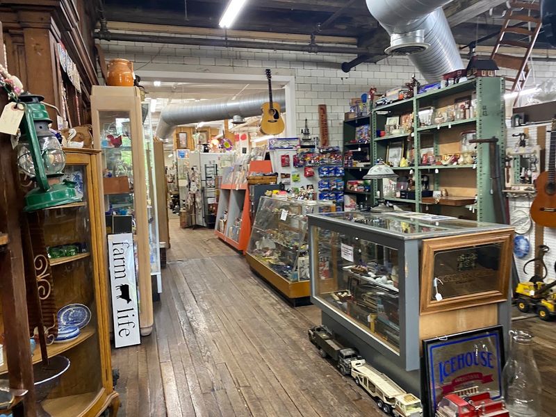 Antique Mall of Marietta, Marietta