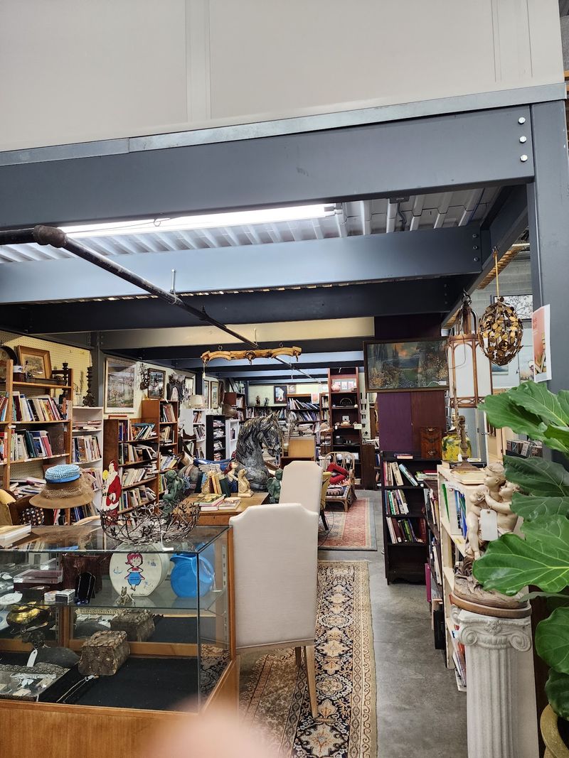 Antique Market Place