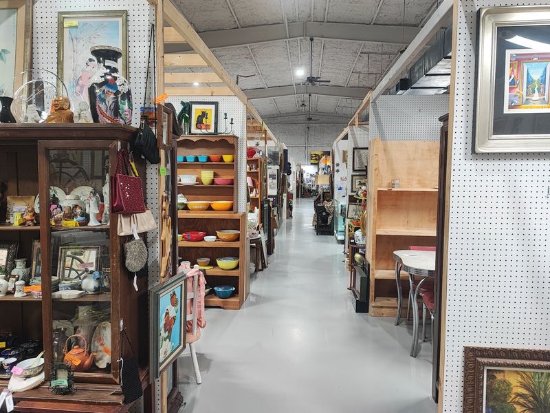 Antique Shops That Could Keep You Busy For Hours Antique Shops That Could Keep You Busy For Hours