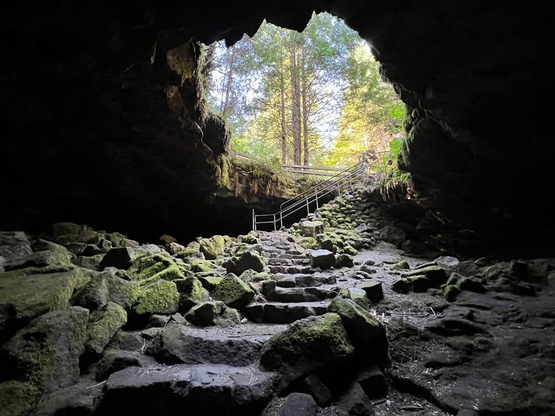 Ape Cave Interpretive Site