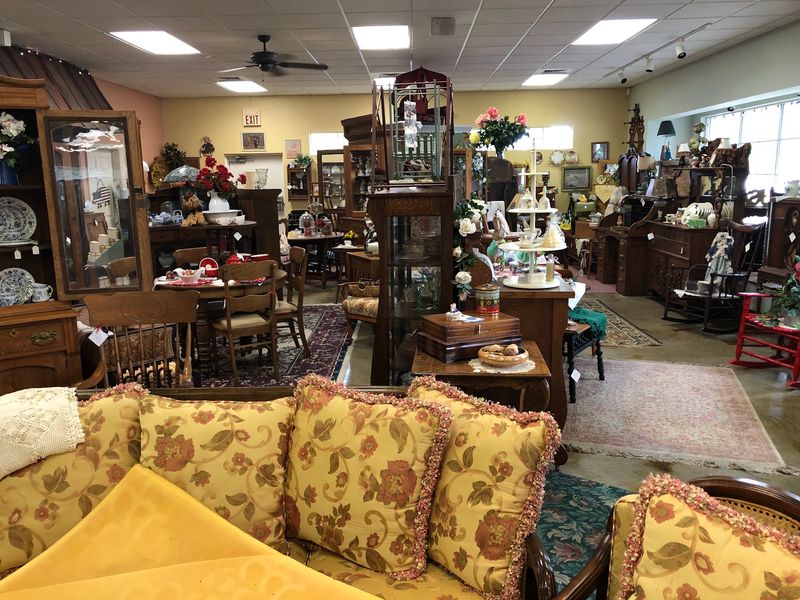 Apple Core Antiques & Gifts Apple Core Antiques & Gifts