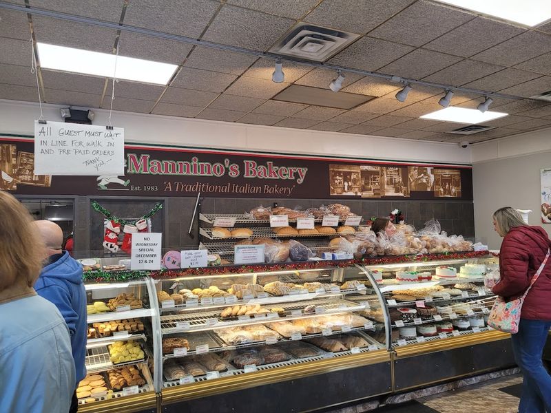 Mannino’s Bakery