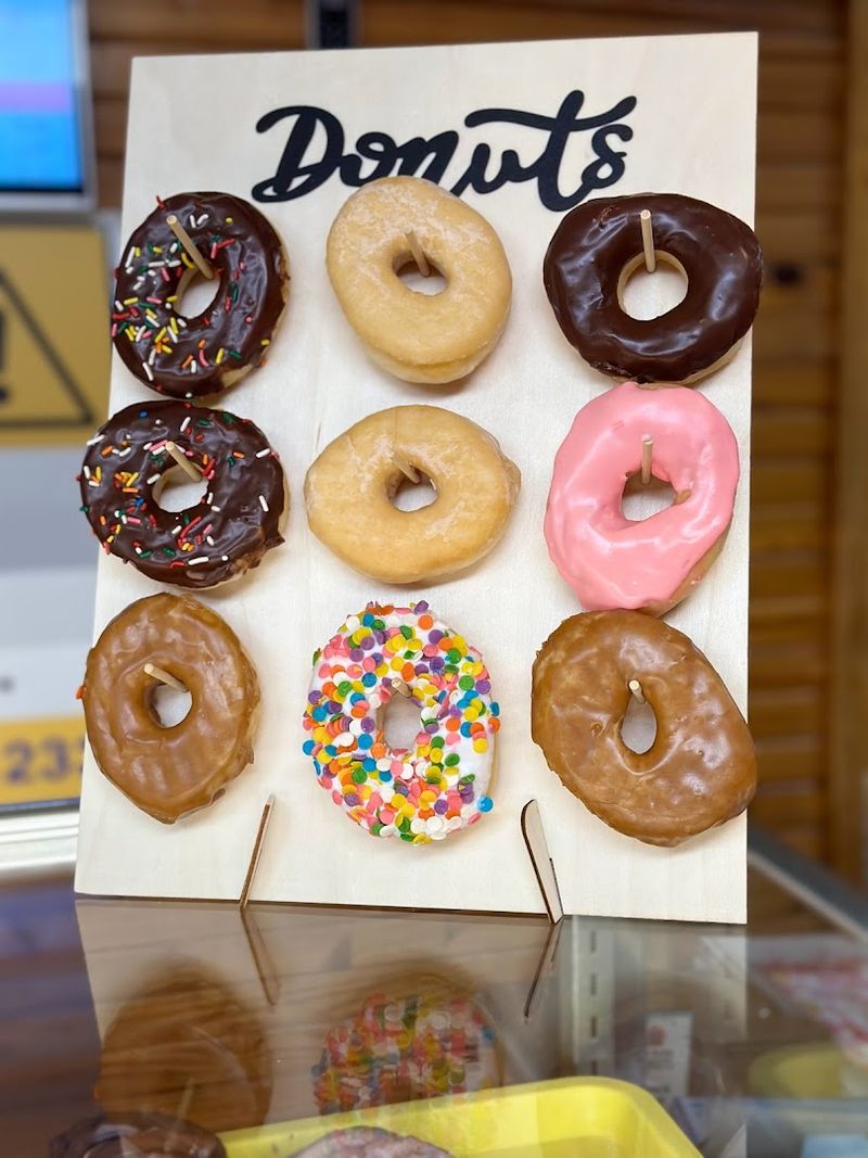 Hand Cut Dough Fried Fresh Throughout The Morning