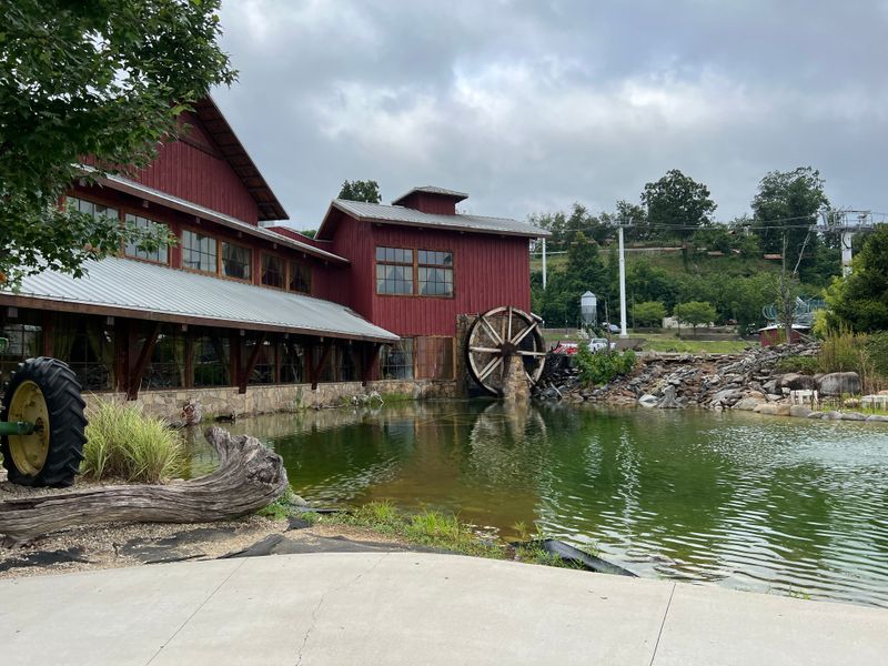 Five Oaks Farm Kitchen — Sevierville