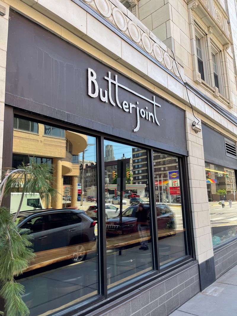 Butterjoint