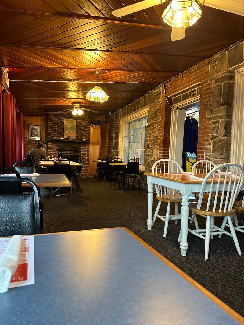 The Lakewood Lodge & Restaurant 