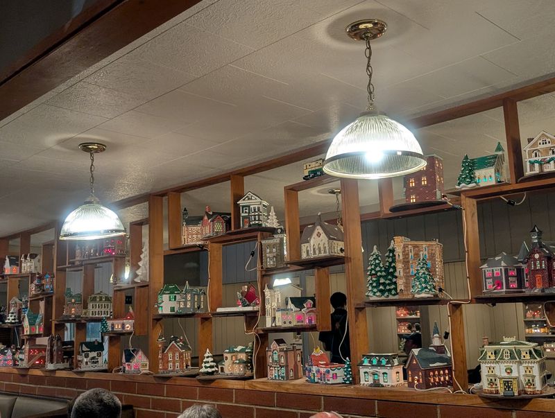 Archie's Waeside