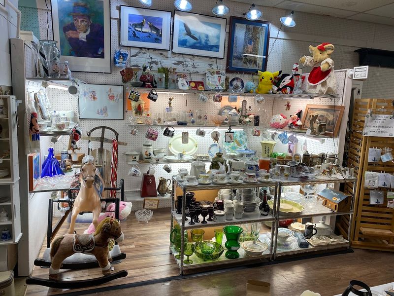 Lighting And Display Clues