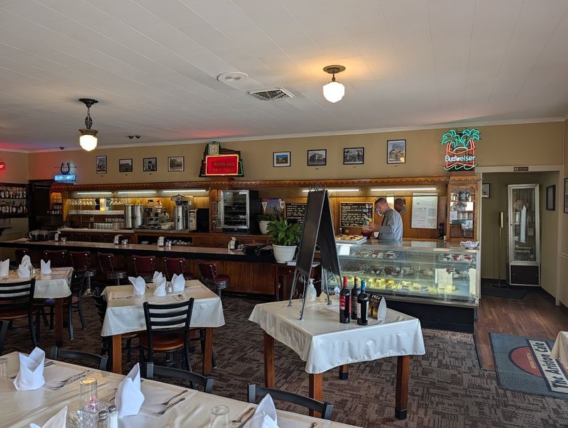 Ariston Cafe, Litchfield