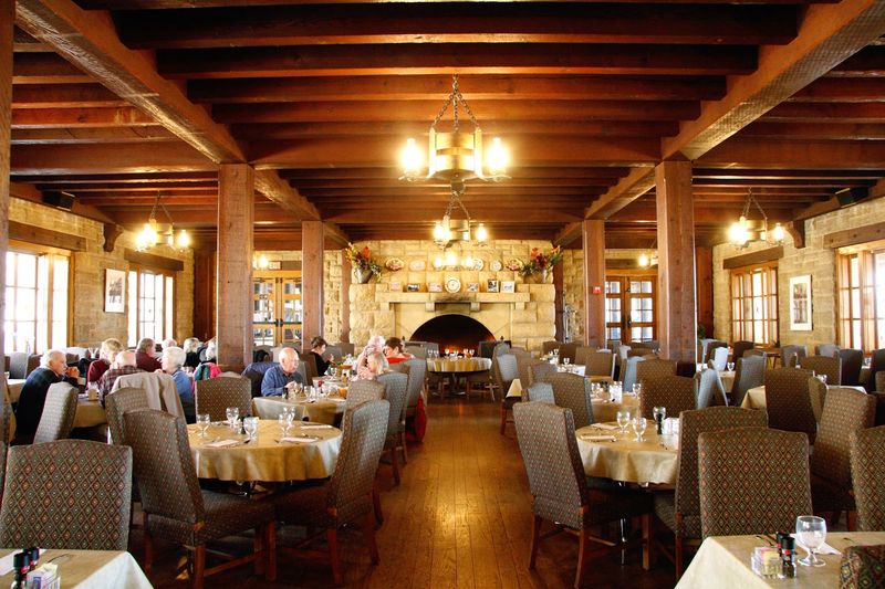 Pere Marquette Lodge Restaurant - Grafton