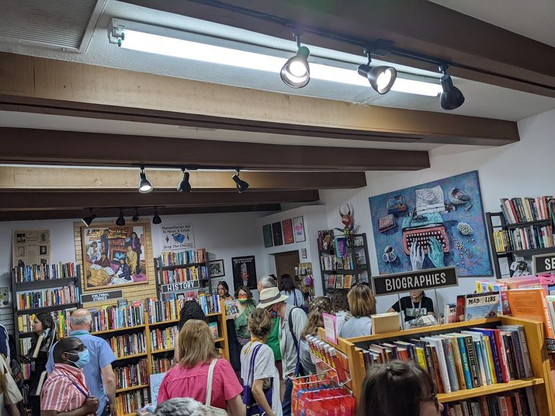 Arizona's Only Bilingual Bookstore Arizona's Only Bilingual Bookstore