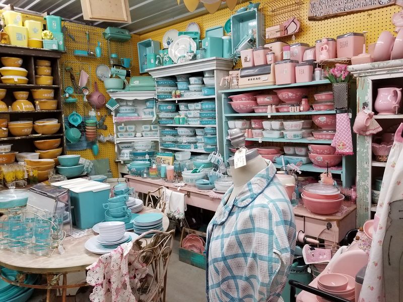 Arkansas Peddlers Antique Mall, Greenbrier