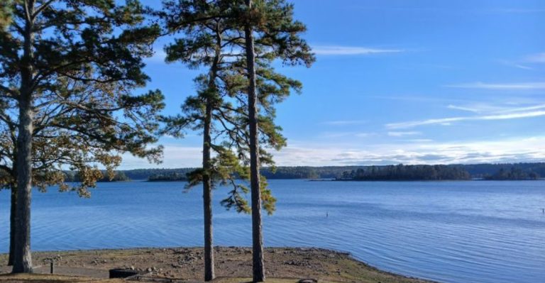 Arkansas’s Only Resort State Park Offers A Lakeside Luxury Escape