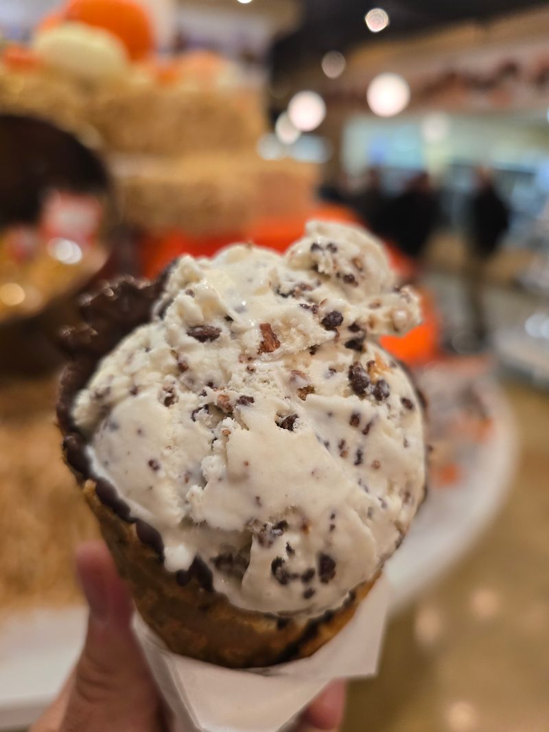 Order Ice Cream Like A Local In Cold Weather