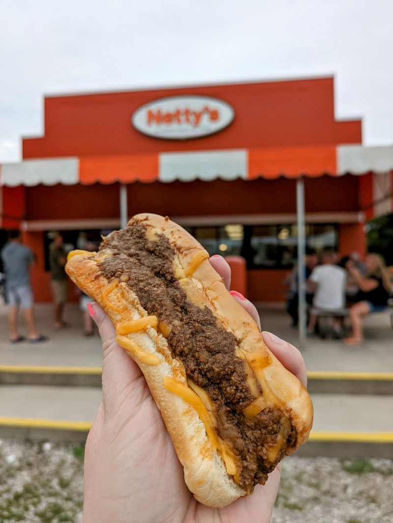 Netty's Chili Dogs – Lakeside Marblehead