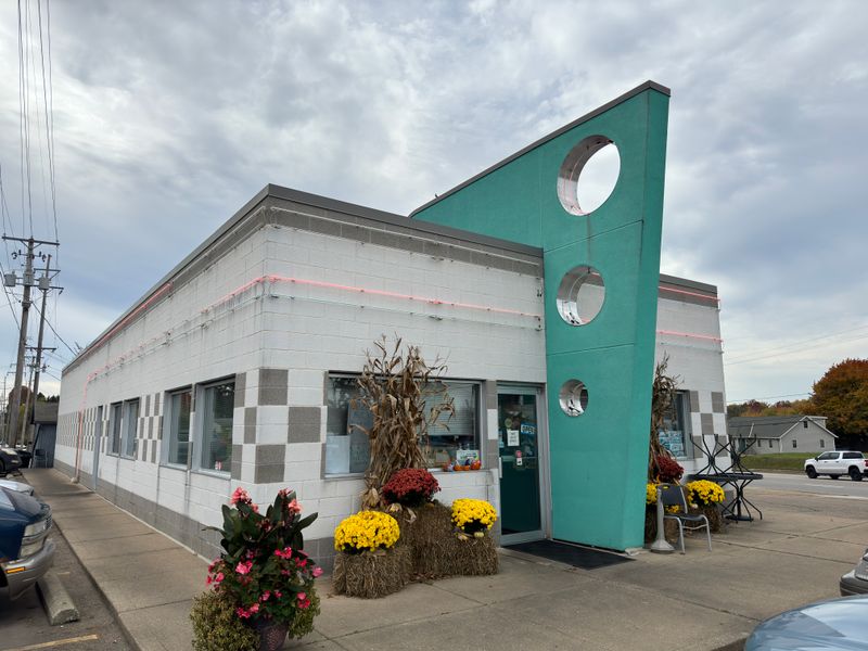 Doug’s Classic 57 Drive-In — Alliance