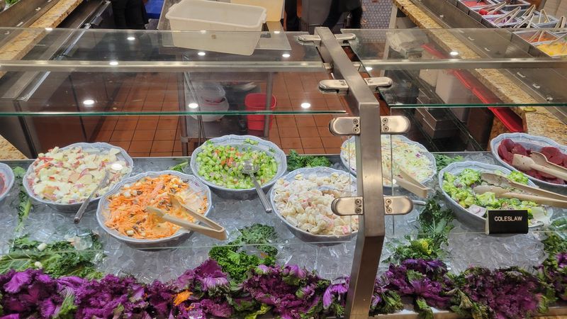 Fresh Options That Prove Buffets Can Be Balanced