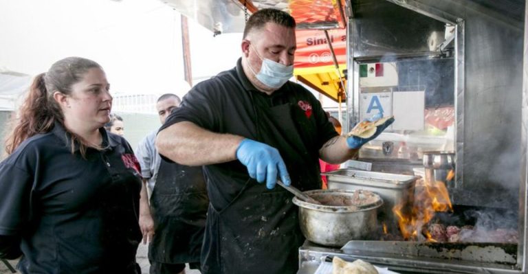 At This California Taco Truck, Carne Asada Burritos Are So Legendary They Sell Out Every Night