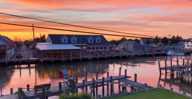 At This Delaware Bayfront Grill, The Views Are As Iconic As The Crab Cakes