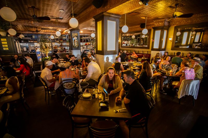 A Dinner-Only Schedule That Fuels the Frenzy