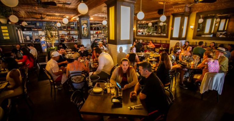 At This Ohio Italian Spot, It’s Nearly Impossible To Find An Open Table After Sunset