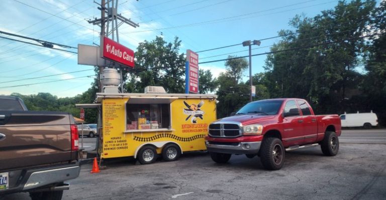 At This Tennessee Taco Truck, Hot Chicken Tacos Are So Legendary They Sell Out Every Night